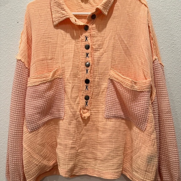 POL Peach Button-Placket Gauze Top with Pink Knit Sleeves - Picture 4 of 8